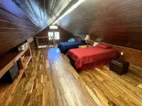 Secluded & Romantic, Blowing Rock, Views, Hot Tub - the Red Rover