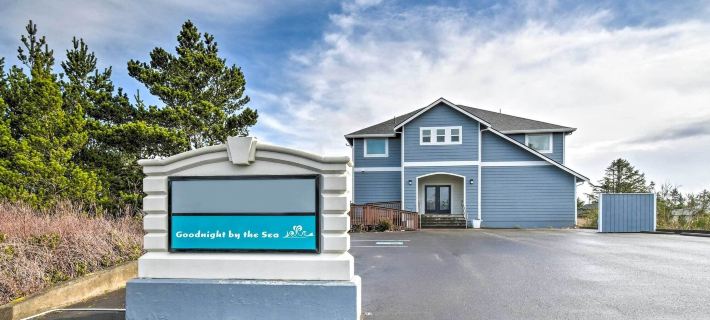 Swim, Hike and Fish Canalfront Gem in Ocean Shores Hotels in Grays Harbor County