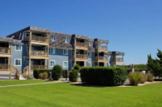 End Unit Oceanfront Condo 2 Min to Beach 1.5 if You Run That View Though!!!