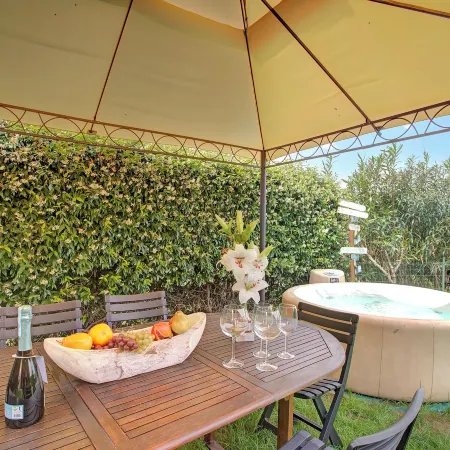 La Luna Nel Lago Lake View Garden - Happy Rentals Отели в г. Испра