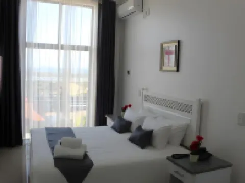 ロイヤル ウシャカ ホテル - モーニングサイド ベレアのホテル