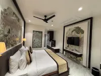 Hotel Raj Hari Palace - 2-Star
