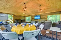 Custom-Built Clarklake Cabin: Sauna & Cold Plunge! - Pet friendly