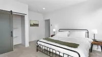 Brand New 3600 SF 3-Primary Suite Mountain Getaway