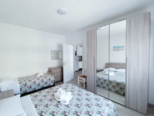 Flat with balcony on the seafront