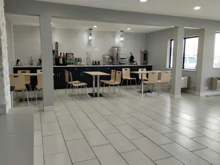 Super 8 by Wyndham Morris