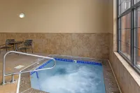 Best Western Plus Kelly Inn  Suites - Bathtub