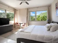 Direct Beachfront 6 BDR/en-suite /maid included. Excellent service. Rare gem (H) Hotels in Guana Bay