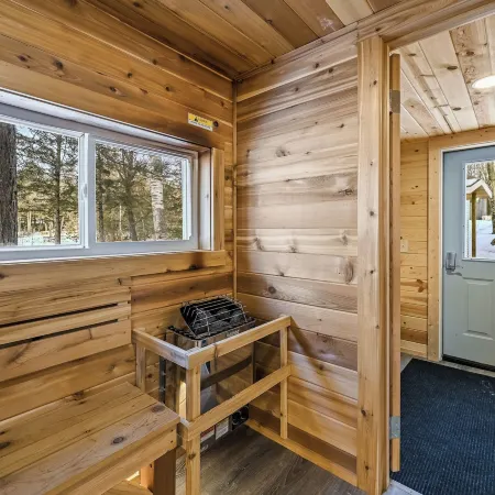 Lakefront Sunset Retreat I Sauna I Firepit I Dock
