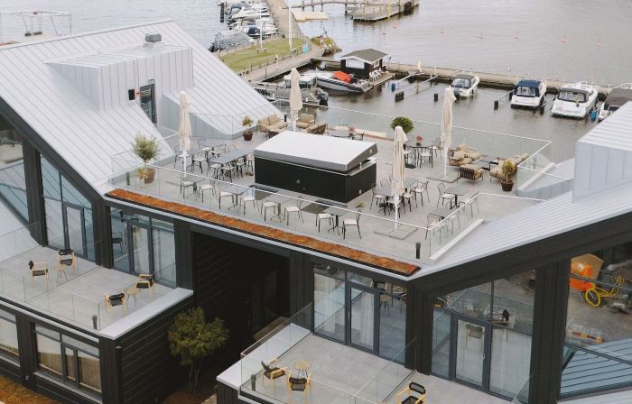 Season Hotel