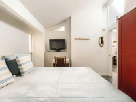 Aptos Beach Retreat • Hot Tub & 5 Min Walk to Sand Hotels in Aptos