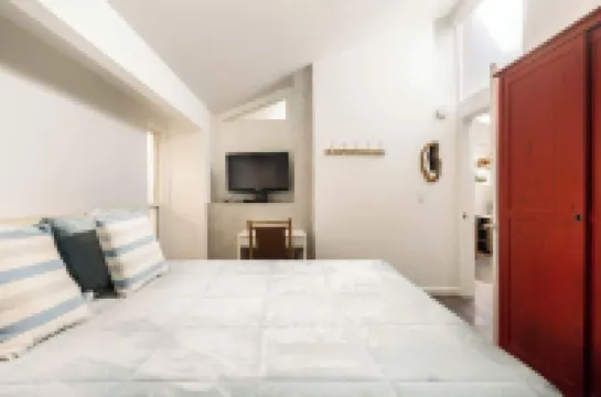 Aptos Beach Retreat • Hot Tub & 5 Min Walk to Sand Hotels in Aptos