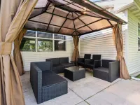 Modern Comfort Loves Park Stylish 3BR Getaway Hotels in Loves Park