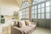 Romantic Escape City Centre - Jacuzzi Parking - مطابخ