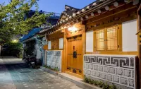 Moonjarakdalbithanok - B&Bs (Bed and breakfast)