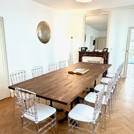 Gîte Vichy - 4 Chambres, Situé Dans le Parc du Château de Charmeil