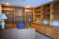 Happy Valley retreat - whole house, large living room, EV charger