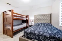 Total Oasis @  Private Villa in Hollywood FL for a large groups 3 Miles to beach - Villas