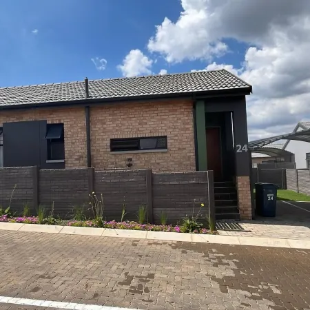 Charming 3-bedroom House Rental in Centurion, South Africa