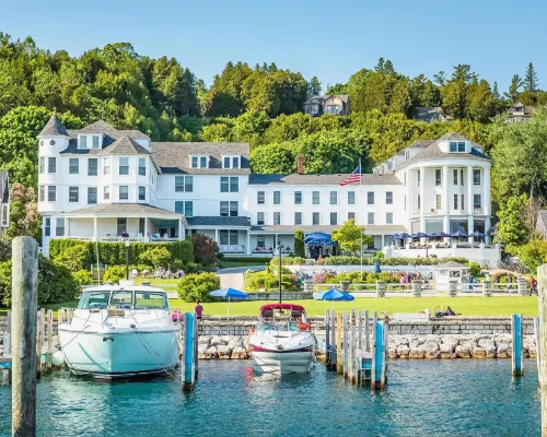 Island House Hotel - 3-Star