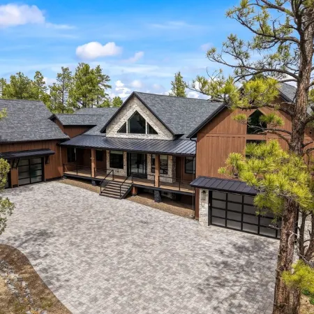 New Lux Cabin! 5500sf / GolfSim / MoviTheatr / HotTub / 4KingStes / Gym&Billiard