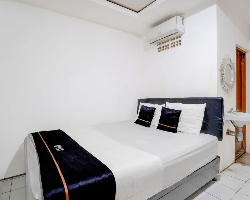 Capital O 95198 Angel Homestay Hotels in Pondok Gede