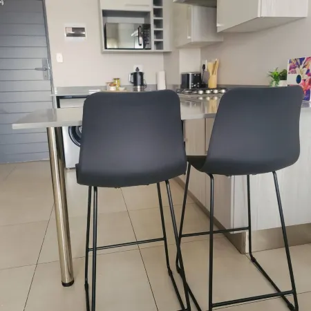 Charming 2-Bedroom Apartment in Midrand, Close to Mall of Africa