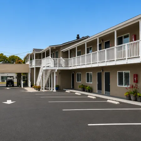 Rockview Inn and Suites