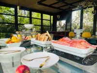 24 on Basil Boutique Luxury Hotel
