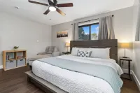 Walnut Street Retreat Downtown, Dog Friendly - 4-Star