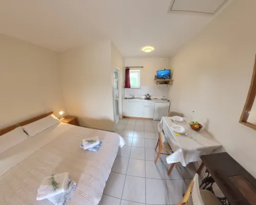 Peaceful studio in Šćavonija Hotels in Murine