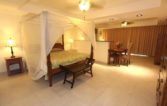 The Crown House Hotel