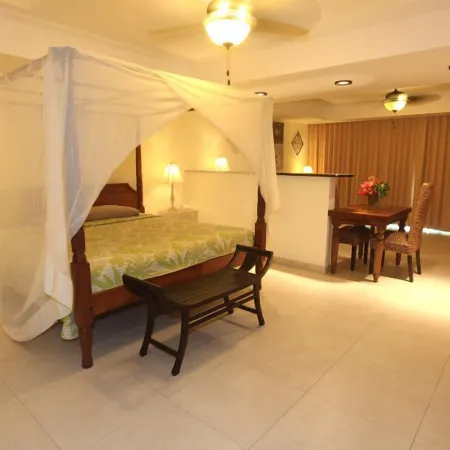 The Crown House Hotel