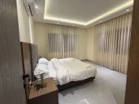 006 JRE Apartment With Stunning Boulevar - Condos