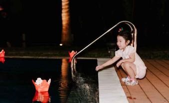 Moodhoian Riverside Resort & Spa