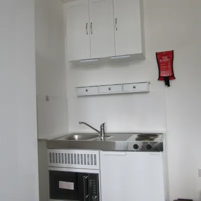 Cozy Studio Rental With Private Facilities in Greater London Hotels near The Red House