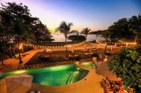Ground-Floor Unit, Terrace with Direct Access to Pool in Coco