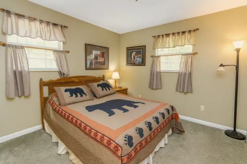 Hoot N Holler 5 Bedroom Chalet