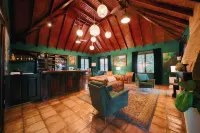 Hidden Valley Wilderness Lodge - bar