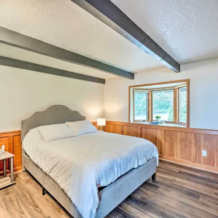 Lovely Coupeville Home w/ Puget Sound Views!