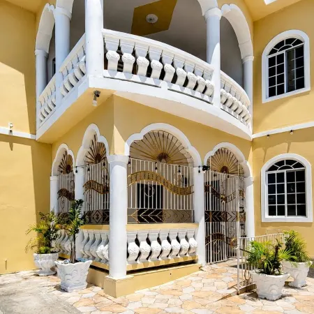 Dela De-Rose Guest House Negril Jamaica