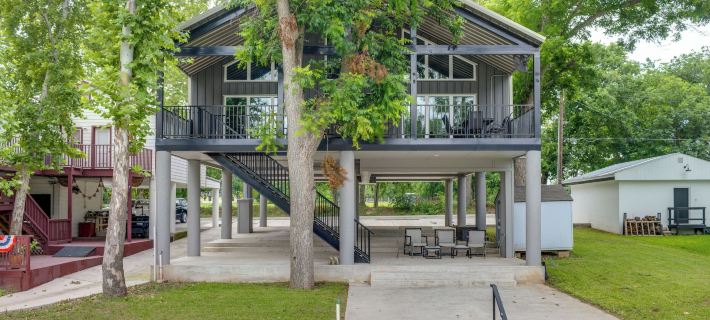 Outdoor Entertainment Space Home in McQueeney Hotels in Guadalupe County