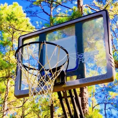 Angeltom Cabin & RV:20 Acre Woods - >16 pip + Jacuzzi + treehouse + UTV + 2ponds