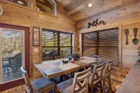 เดอะ แกทเธอริ่ง เพลซ เคบิน 3 ห้องนอน โดย RedAwning - ชาเลต์