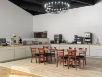 Avalon Hotel & Conference Center - breakfast