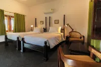Hampi's Feathers Resort - Parvekkeita