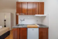 Charming Studio Rental in Malinska-Dubašnica with Garden View - 4성급