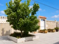 Townhouse with Shared Pool - Homestays