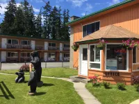 City Centre Motel Older Building - parking