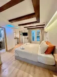 A&A Patio Suite - Pensions